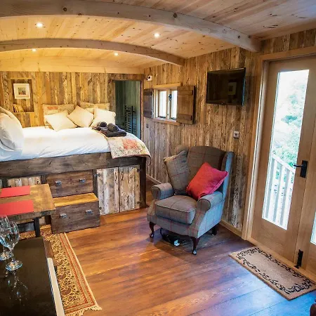 The Shepherds Hut At Gowan Bank Farm Holiday home *
