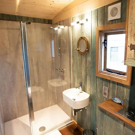 The Shepherds Hut At Gowan Bank Farm *