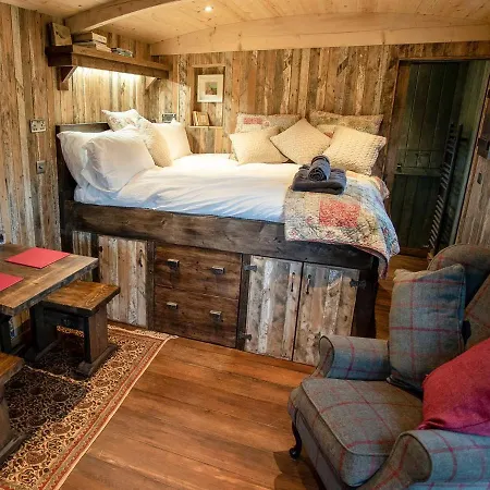 The Shepherds Hut At Gowan Bank Farm Hotel Staveley (Cumbria)