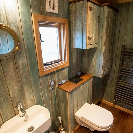 The Shepherds Hut At Gowan Bank Farm