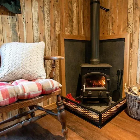 Hotel The Shepherds Hut At Gowan Bank Farm Staveley (Cumbria)